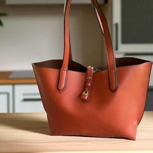 Tutilo New York Pebbled Vegan Leather Tech Tote – Burnt Orange – Modern Work Bag